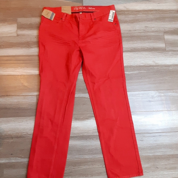 Red Fannel - Picture 5 of 5